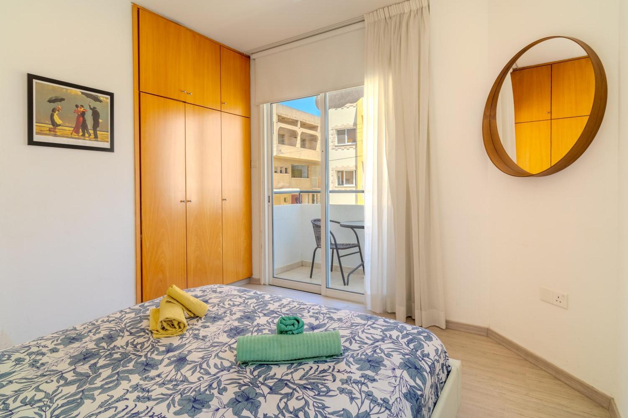 Helios Mackenzie One Bedroom Flat Larnaca Eksteriør billede